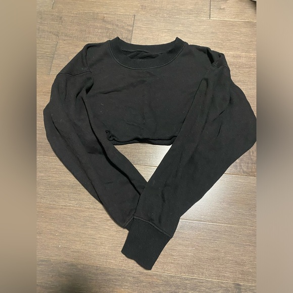 TWEEN DYLAN SUPER CROP CREW SWEATSHIRT
Katie J - VGUC black - Picture 1 of 4